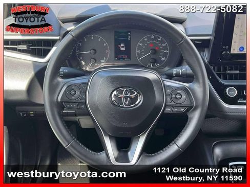 Used 2025 Toyota Corolla SE w/ Convenience Package FWD image 17