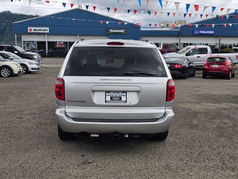 Used 2006 Dodge Grand Caravan SXT FWD image 6