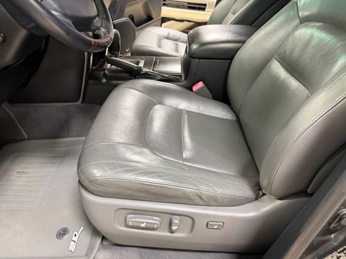 Used 2009 Toyota Land Cruiser image 21