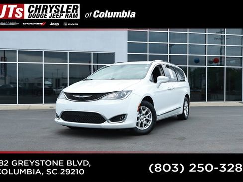 Used 2020 Chrysler Pacifica Touring-L FWD image 1
