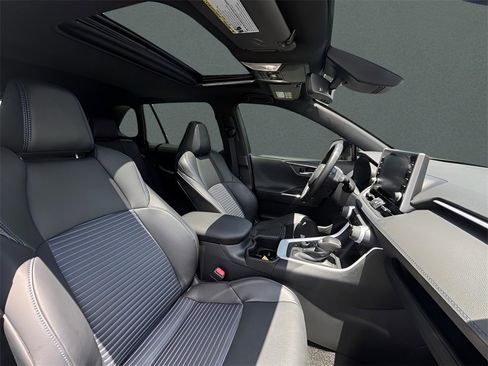 Used 2022 Toyota RAV4 XSE image 18