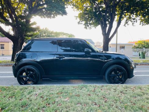 Used 2014 MINI Cooper 2-Door Hardtop image 6
