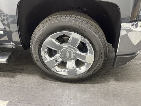 Used 2018 Chevrolet Silverado 1500 LTZ w/ Sport Package image 28