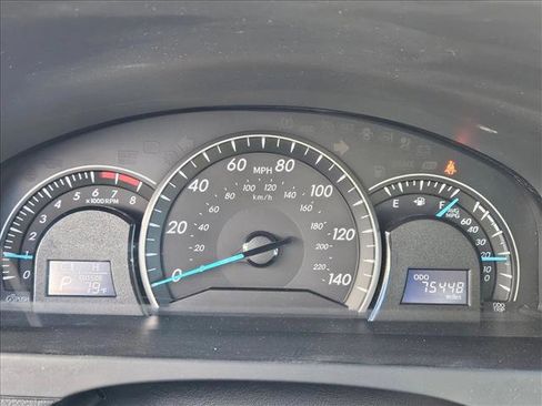 Used 2014 Toyota Camry LE FWD image 11
