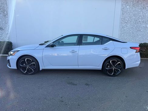 Used 2023 Nissan Altima 2.5 SR image 10