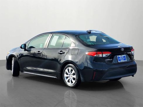 Used 2023 Toyota Corolla LE image 4