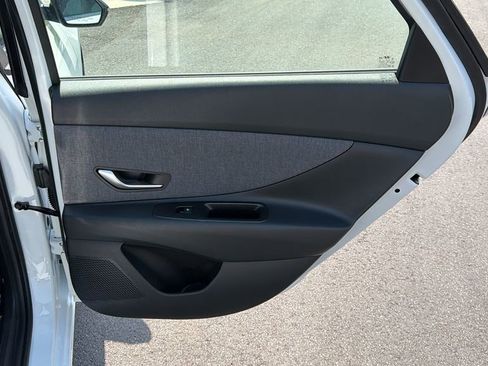 New 2026 Hyundai Elantra Limited FWD image 18