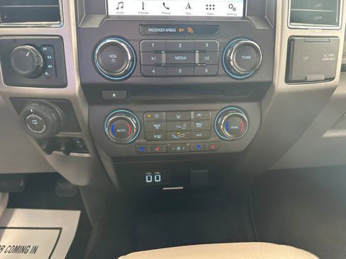 Used 2018 Ford F150 Lariat AWD/4WD image 19