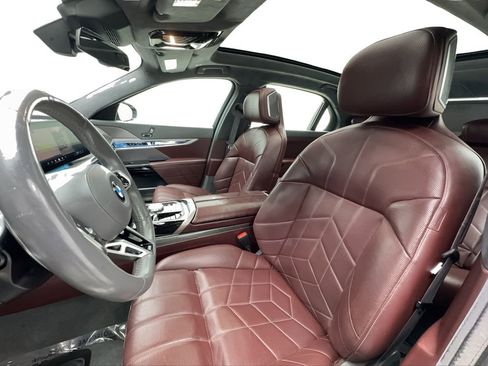Used 2023 BMW 740i w/ Luxury Rear Seating Package RWD image 18