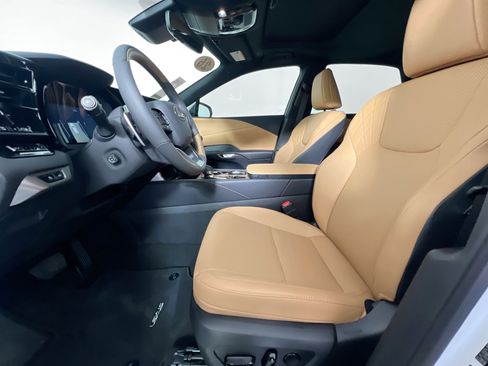 Used 2026 Lexus RX 350h w/ Convenience Package image 14