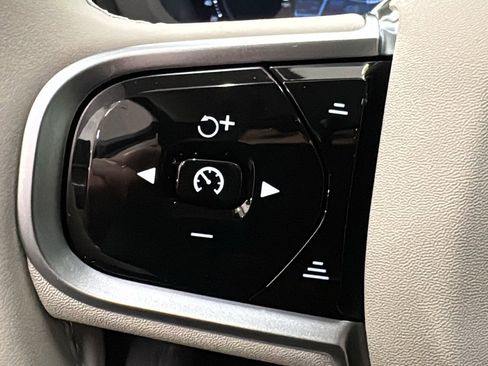 New 2026 Volvo XC60 B5 Ultra w/ Protection Package Premier image 13