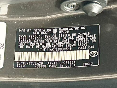 Used 2020 Toyota Camry XLE FWD image 30