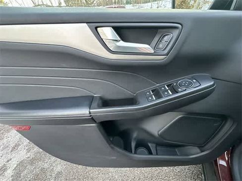 Used 2021 Ford Escape SE w/ Convenience Package image 17