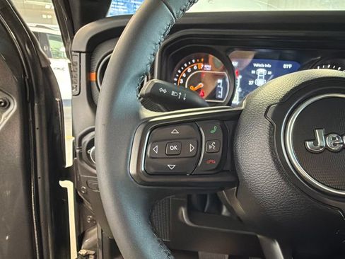 Used 2026 Jeep Gladiator Mojave AWD/4WD image 17
