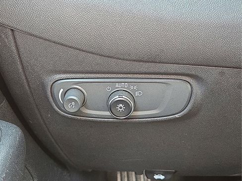 Used 2024 Chevrolet Equinox LT image 25