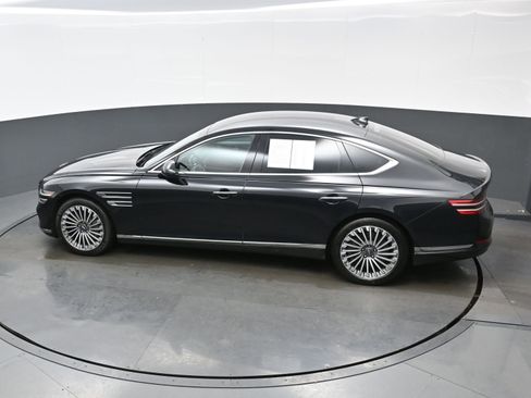 Certified 2023 Genesis G80 image 33