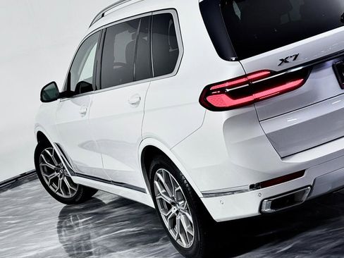 Used 2024 BMW X7 xDrive40i w/ Executive Package AWD/4WD image 13