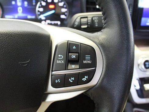 Used 2023 Ford Explorer XLT RWD image 15