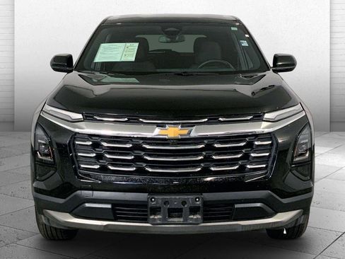 Used 2026 Chevrolet Equinox LT AWD/4WD image 2