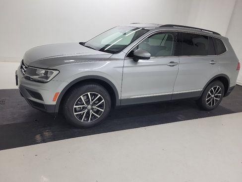 Used 2021 Volkswagen Tiguan SE AWD/4WD image 2