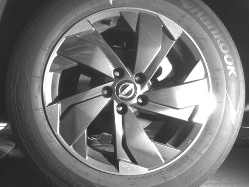 Used 2025 Nissan Rogue SV image 12