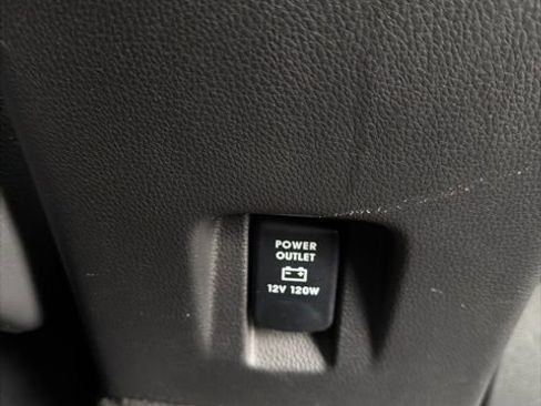 Used 2022 Mitsubishi Eclipse Cross LE image 19