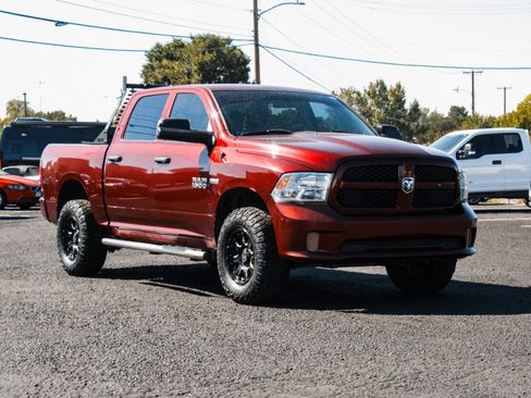 Used 2018 RAM 1500 Express AWD/4WD image 3