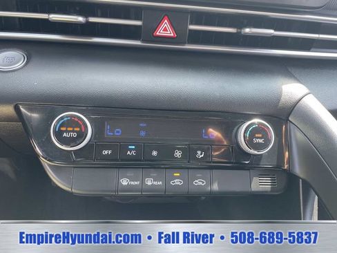 Used 2023 Hyundai Elantra SEL FWD image 20