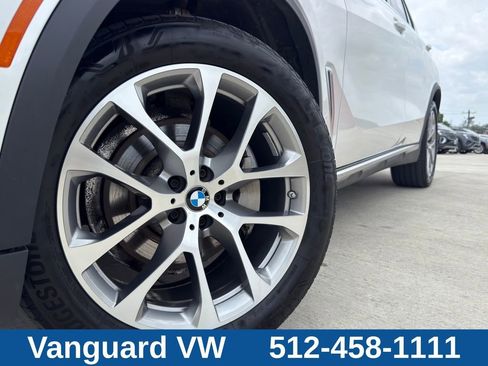 Used 2023 BMW X5 xDrive40i w/ Premium Package AWD/4WD image 6