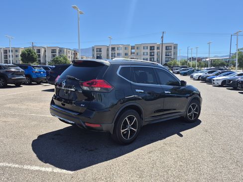 Used 2017 Nissan Rogue SV w/ SV Premium Package FWD image 5