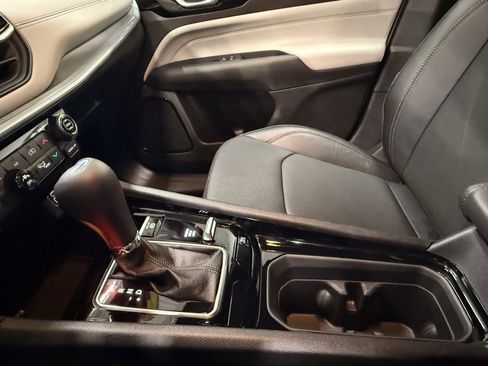 Certified 2024 Jeep Compass Limited w/ Elite Group image 32