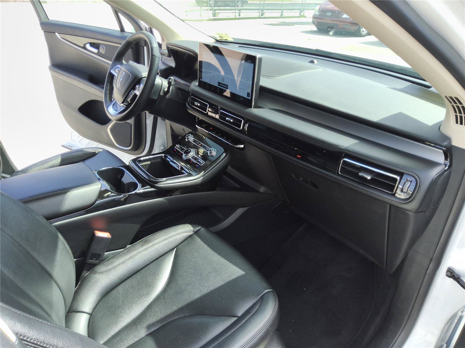 Used 2023 Lincoln Nautilus AWD w/ Premium Package image 25