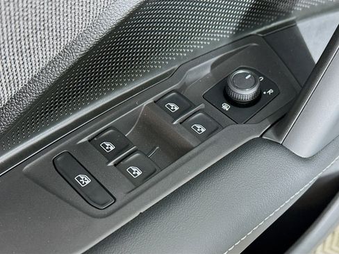 New 2025 Volkswagen Tiguan S image 17