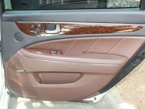 Used 2014 Hyundai Equus Signature image 23