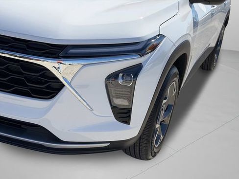 New 2026 Chevrolet Trax LT w/ Driver Confidence Package FWD image 12