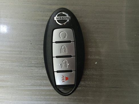 Used 2018 Nissan Murano SV image 32