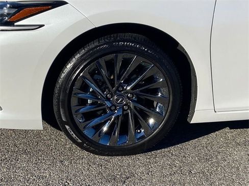 Certified 2024 Lexus ES 350 Ultra Luxury image 9