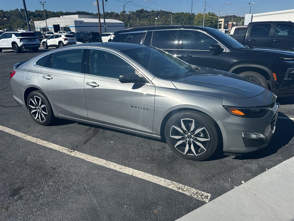 Used 2024 Chevrolet Malibu RS w/ LPO, Floor Liner Package FWD image 3