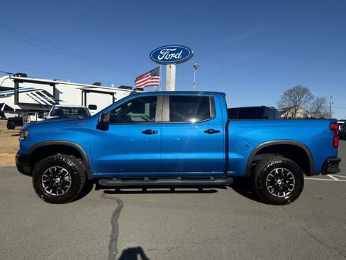 Used 2022 Chevrolet Silverado 1500 ZR2 image 7