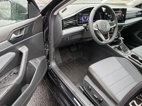 New 2026 Volkswagen Jetta SE FWD image 6