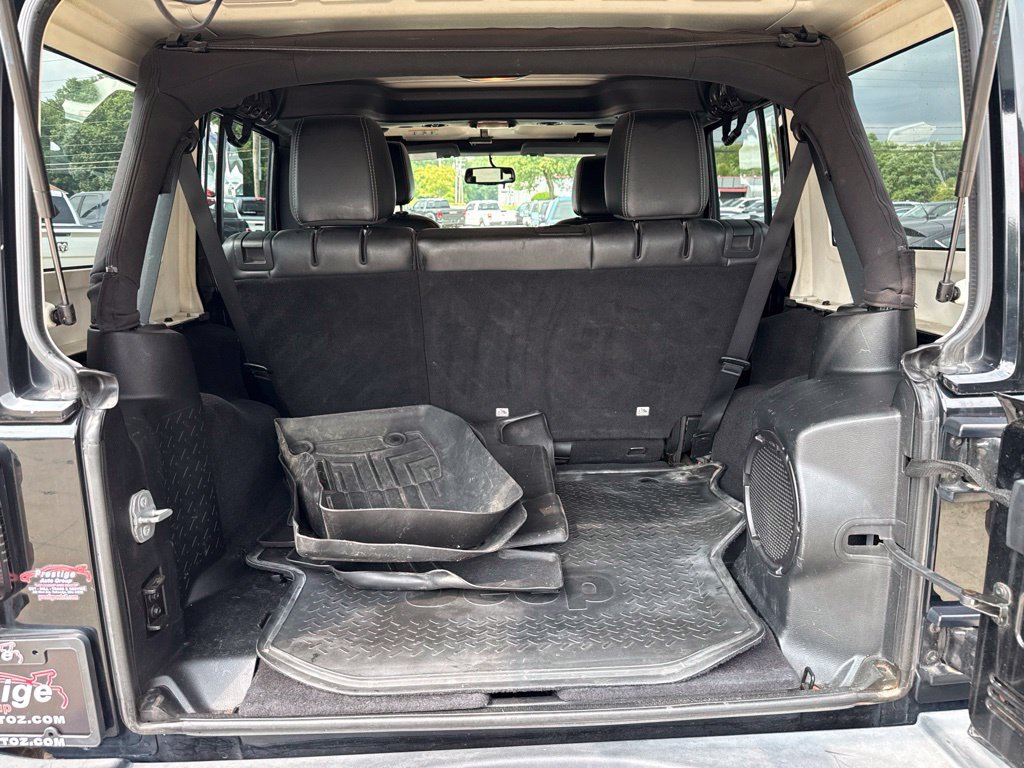 Used 2014 Jeep Wrangler Unlimited Rubicon w/ Connectivity Group AWD/4WD image 43