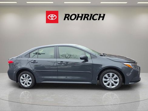 Used 2024 Toyota Corolla LE image 5