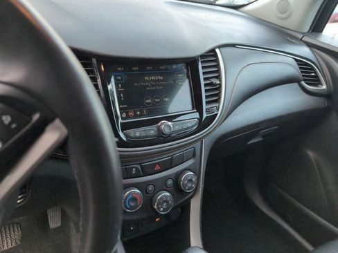 Used 2019 Chevrolet Trax LT w/ LT Convenience Package image 20