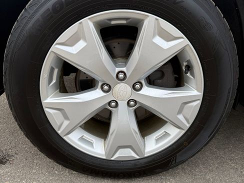 Used 2015 Subaru Forester 2.5i Limited image 21