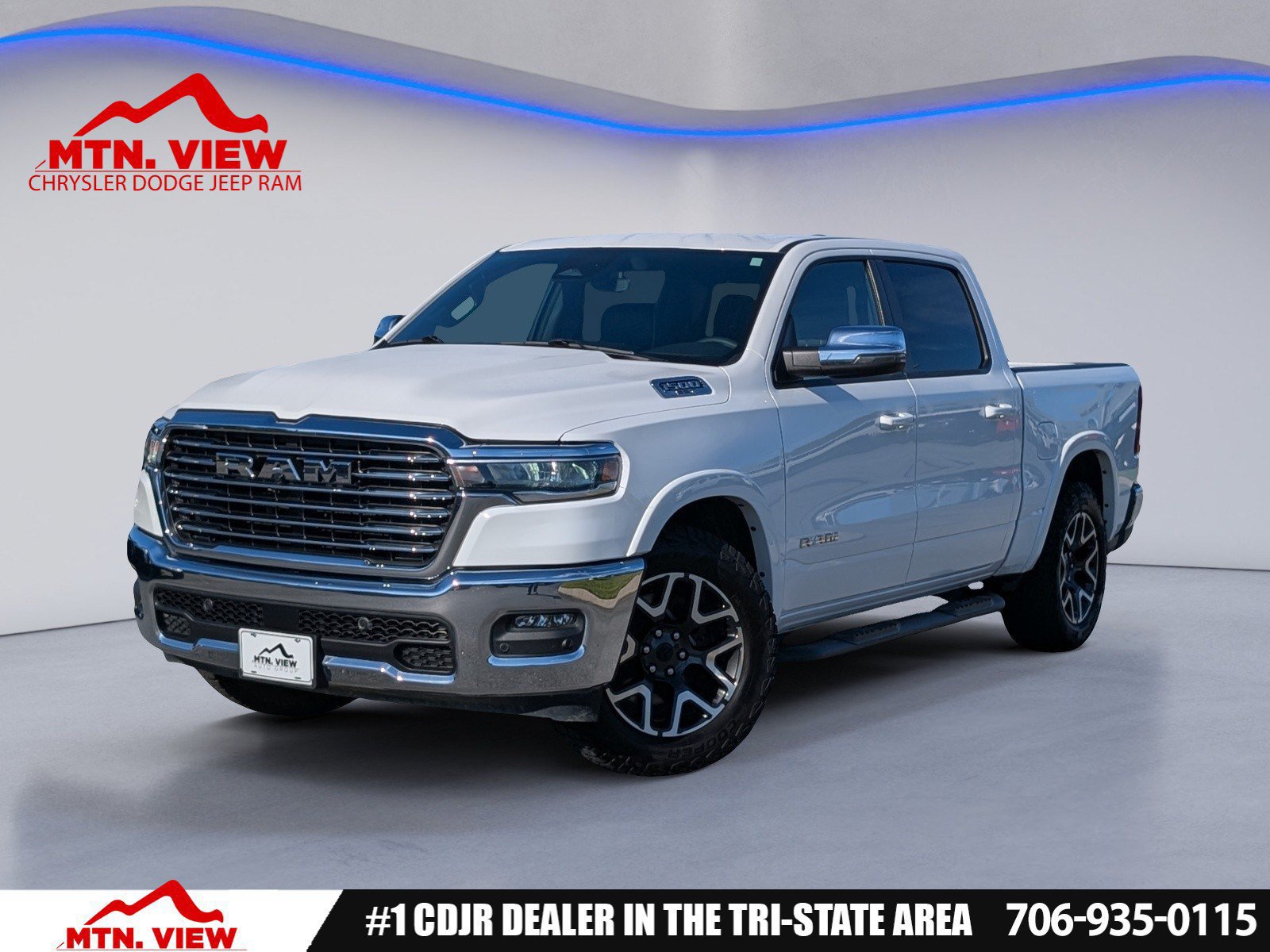 Used 2025 RAM 1500 Laramie AWD/4WD image 1