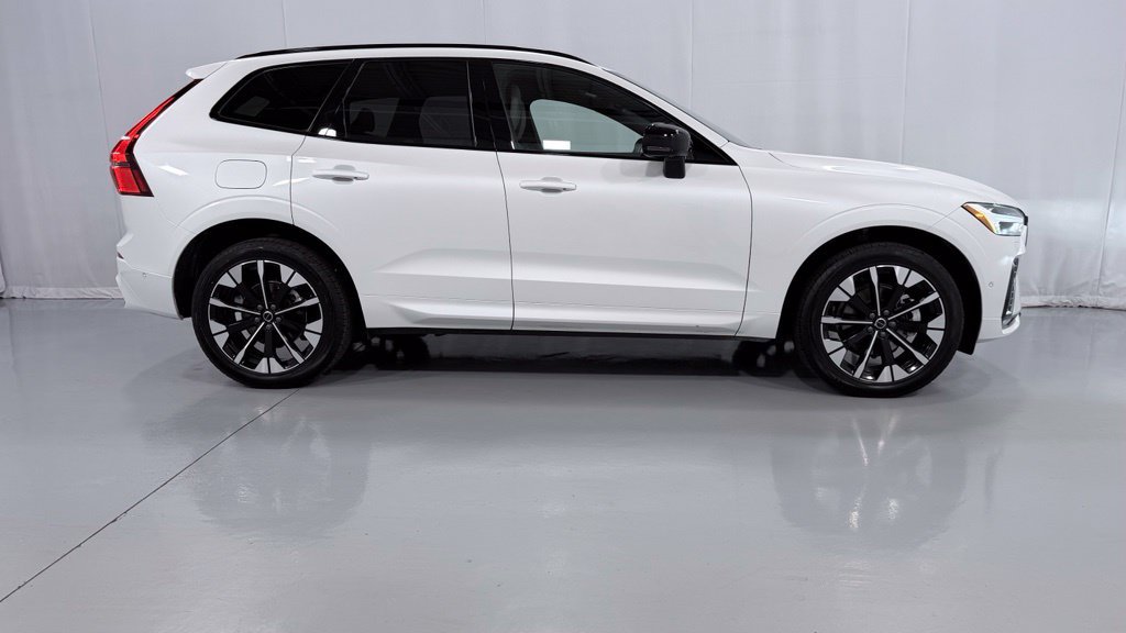 Certified 2026 Volvo XC60 B5 Plus AWD/4WD image 5
