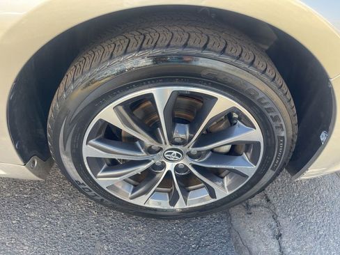Used 2018 Toyota Avalon XLE Premium w/ Carpet Mat Package FWD image 30