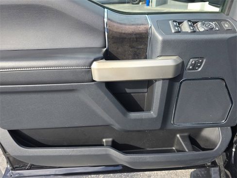 Used 2022 Ford F250 Lariat image 14