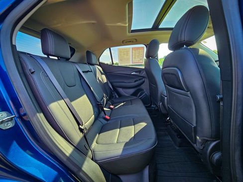 Used 2023 Buick Encore GX Essence w/ Experience Buick Package FWD image 37