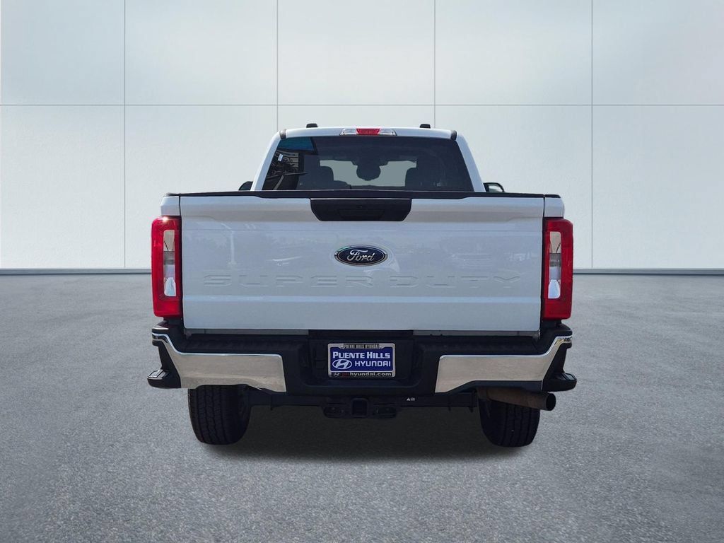 Used 2023 Ford F250 XLT w/ FX4 Off-Road Package AWD/4WD image 5